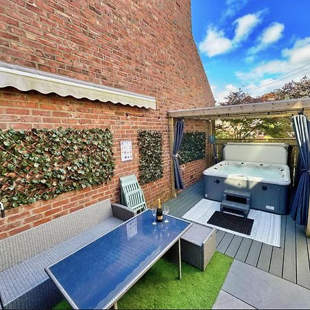 Hot Tub, Free Parking, Near Shops & Restaurants, Location 1M To City Jesmond エクステリア 写真