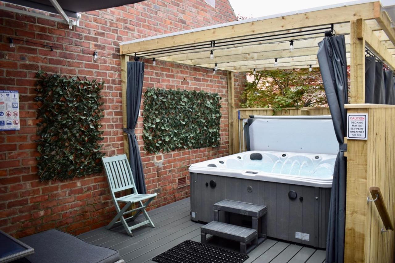Hot Tub, Free Parking, Near Shops & Restaurants, Location 1M To City Jesmond エクステリア 写真