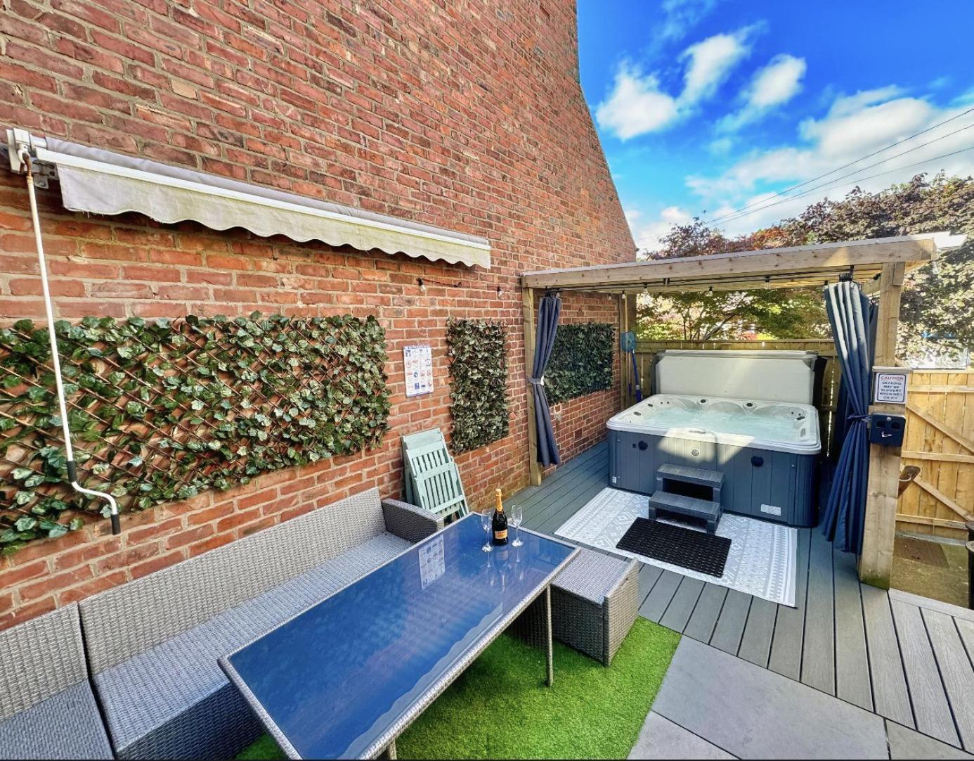 Hot Tub, Free Parking, Near Shops & Restaurants, Location 1M To City Jesmond エクステリア 写真