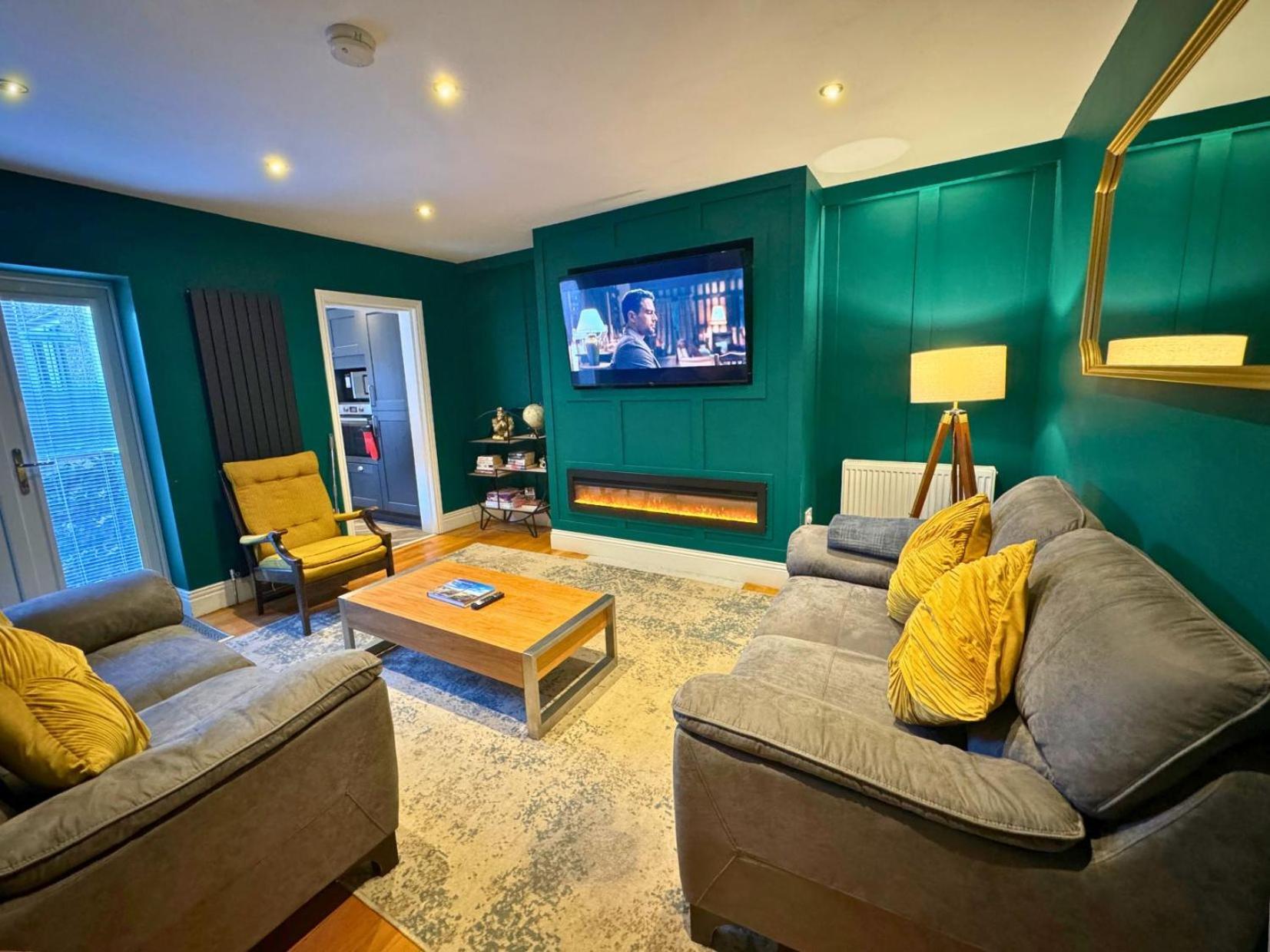 Hot Tub, Free Parking, Near Shops & Restaurants, Location 1M To City Jesmond エクステリア 写真