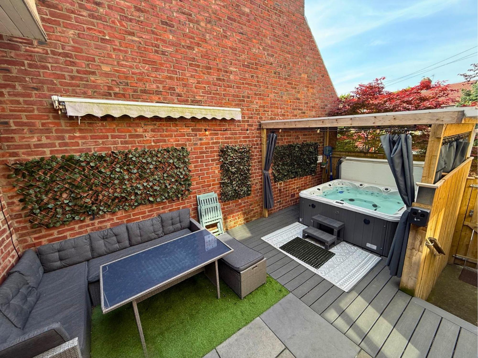 Hot Tub, Free Parking, Near Shops & Restaurants, Location 1M To City Jesmond エクステリア 写真